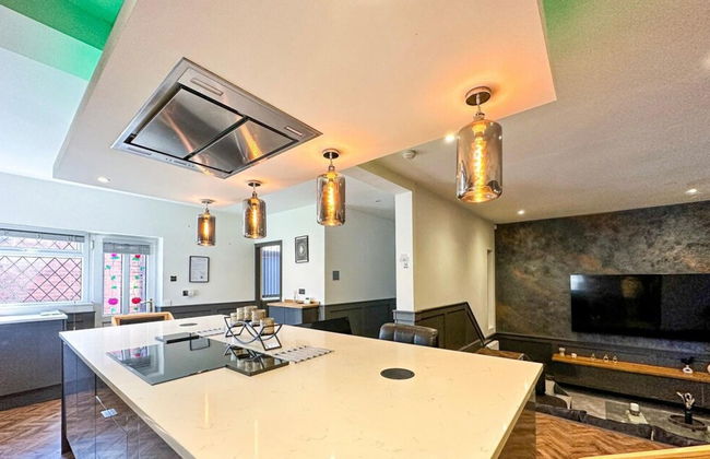 Beautiful Detached Villa - Jacuzzi Bath - Parking - Foto 8