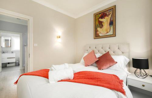 5 Bedroom, 3 Bathroom Modern House with Garden near Hampstead Heath Sleeps 10 - Foto 31