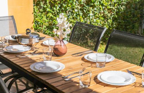 Adosado Nuevo con Piscina, Playa, Garaje y Jardín - Foto 16