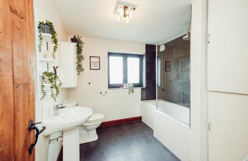 Cottage near Matlock Bath & Cromford - Photo 30