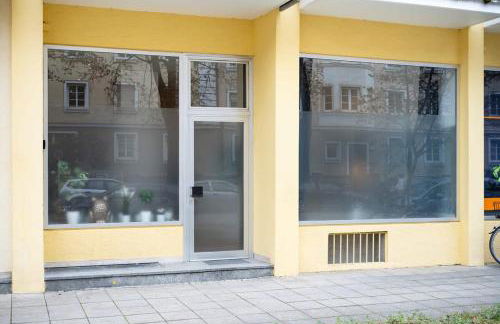 Big Central Apartment near Rotkreuzplatz with 3 BR for 12 PAX - Photo 25