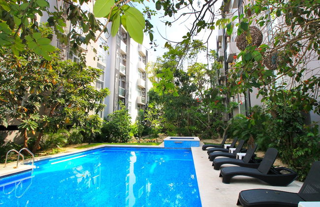 Riviera Towers 2BR & Pool - Foto 28