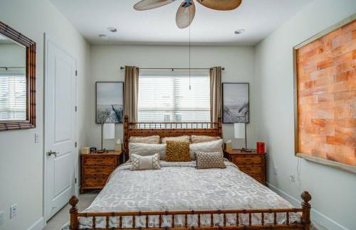 Beautiful Naples Getaway with Pool Access! - Photo 11