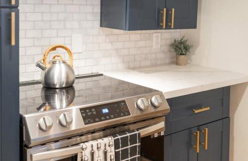 Walk to Old Town - Cozy Restored Cottage - Foto 12