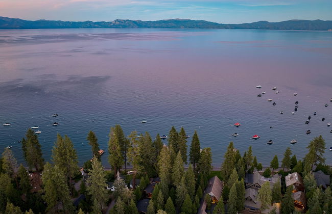 Lakefront Haven by Avantstay Minutes to Ski Resorts Private Dock Boat - Photo 56