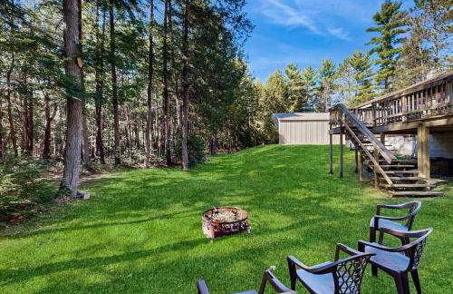 Quaint Lake Escape - Photo 7