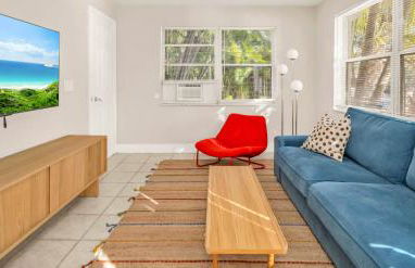 The Jute Box - Pool - Waterview - Wilton Drive - Photo 2