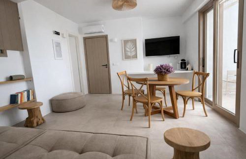 REYA suites - Photo 5