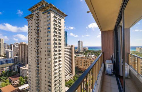 Honu Hale Penthouse 2 BDR Ocean View Waikiki - Photo 58
