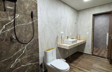 Moderno, Aconchegante e Perto de Tudo! - Foto 14