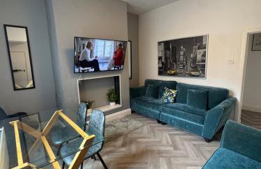 4 Bedroom House, Central City Location - Photo 1