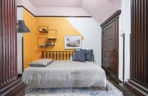 The Vic 3-BR Quick NYC Access & Parking - Foto 10