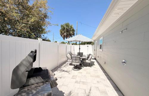 Lets Get You Laguna Beachin in this Brand New Cottage Steps to the Beach - Foto 14