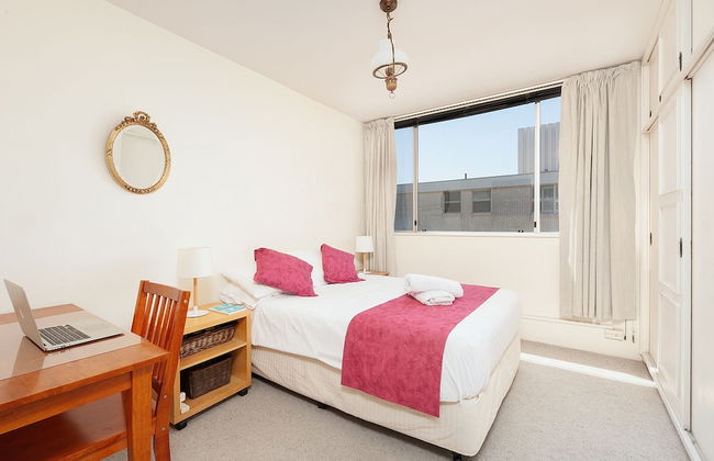 Bondi Apt for 4 Panoramic Ocean - Photo 2