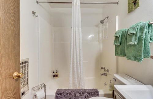 Scenic Forest Lodge Outside Glacier National Park! - Foto 17