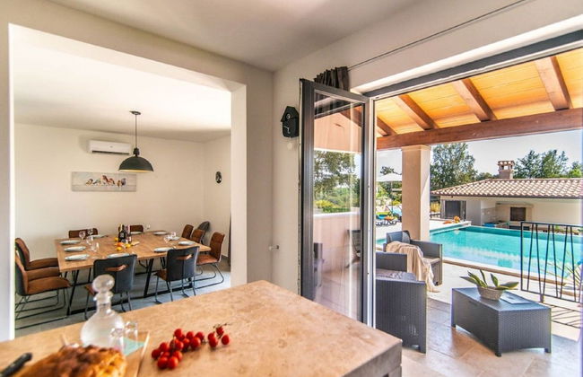 Villa With Swimming Pool and Outdoor Kitchen - Foto 29