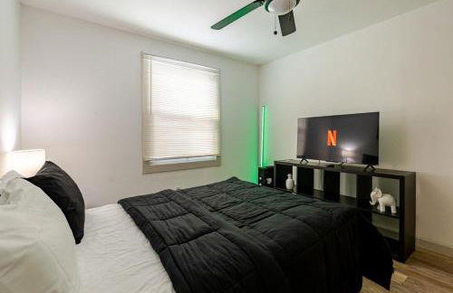 Comfortable 2 Bedroom Near Downtown Atl Sleeps 4 Free Parking - Foto 13