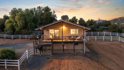 Scenic Deck w Sunset Views Near Temecula Wineries Estrada Ranch by AvantStay - Foto 3, Other