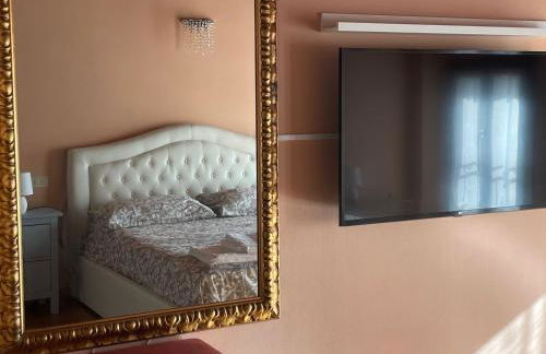 Appartamento Luce-- 2 camere da letto--Centro storico--Parcheggio privato gratuito - Foto 4