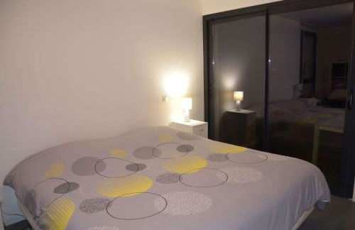 Villa en bois VUE MER avec jardin clos, WIFI, à 500m plage à l'Ile Grande en PLEUMEUR-BODOU REF-269 - Photo 4