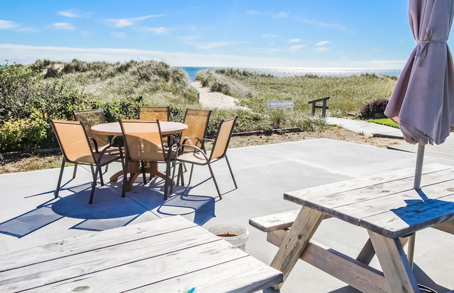 Edgewater Beach Resort, a VRI resort - Photo 42