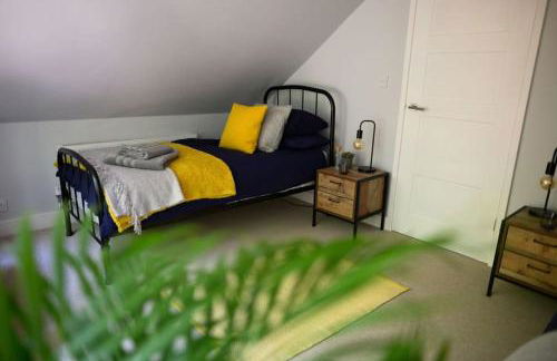 The Coach House at Wenvoe Manor, Cardiff - Photo 55