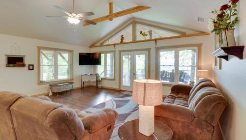 Bullfrog Bluff Mountain View Cabin with Deck! - Foto 4