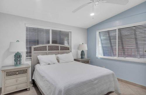 Villa Bella Newly Remodeled With Private Dock and Pool & Cabana Club Access - 7 night minimum stay - Foto 9