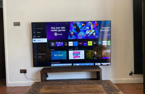 6 Bedroom Bungalow Ascot Racecourse LegoLand Windsor Castle 75" TV - Foto 2