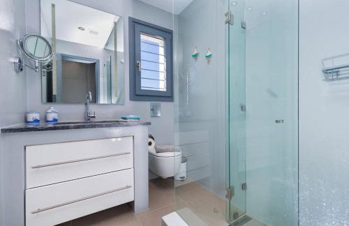 GAIA, unique villa, private pool & tennis court & boules - Foto 42