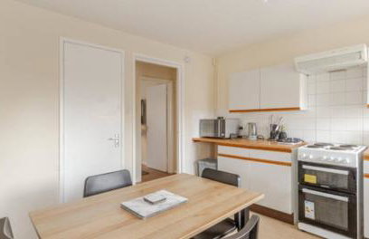 Cosy House- Sleeps 7 Centrally Located Free Parking, Fast WIFI Smart Tv with Sky and Netflix Business Travellers Relocators Leisure Welcome - Foto 8