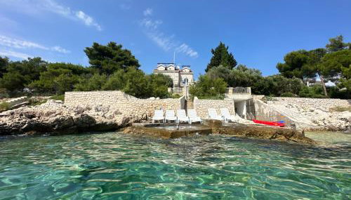 Luxury Seaside Villa with a classic Mediterranean Olive Garden, a fully equipped Professional Kitchen, Pool, Sauna, Padle Boards and Canoe - Miolin Beach House - Foto 2