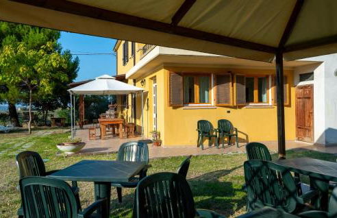 Lovely Home In Roseto Degli Abruzzi - Foto 13