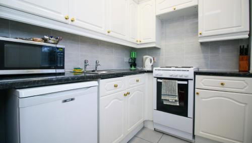 Embassy Apartments - Photo 4