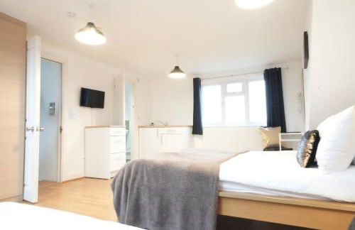 Private Rooms-Private Bathrooms-Near Airport- CABIN CREW paradise - Foto 46