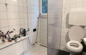 House within walking distance of the lake - Photo 19