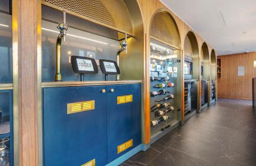 Skyline Studio with Pool & Gym, Canary Wharf - Foto 19