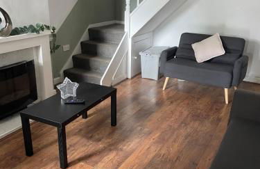 Tamworth Home - Photo 3