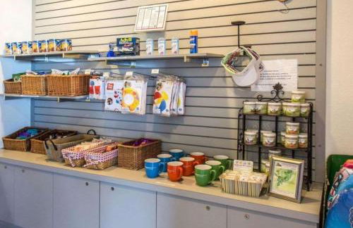 Have family fun in the sun at Daytona Beach in this resort 2BD condo - Foto 25