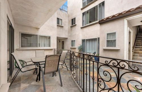 Luxury 2-Bedroom Condo in Studio City - Foto 6