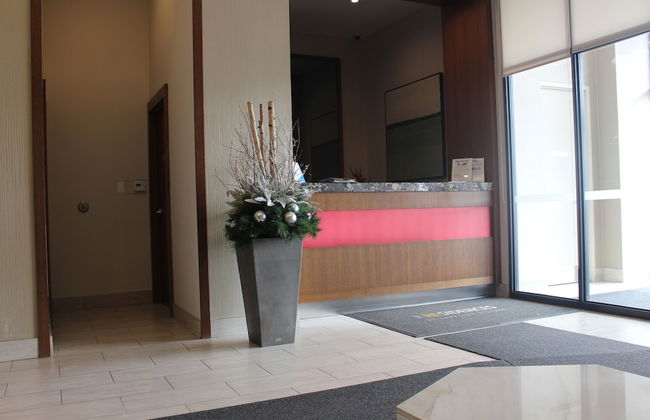 Custom Luxury Suite - By Elite Suites - Photo 3