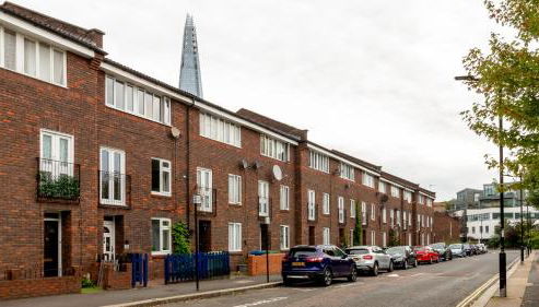 London Bridge 3 Bedroom House with reception room, office and private garden - Foto 2