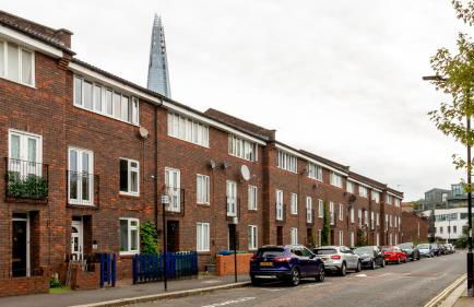 London Bridge 3 Bedroom House with reception room, office and private garden - Foto 2