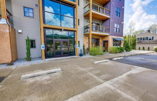 Large Studio Condo with Full Kitchen, Ski, Bike, Beautiful Balcony Views Hottub Fireplace - Foto 20