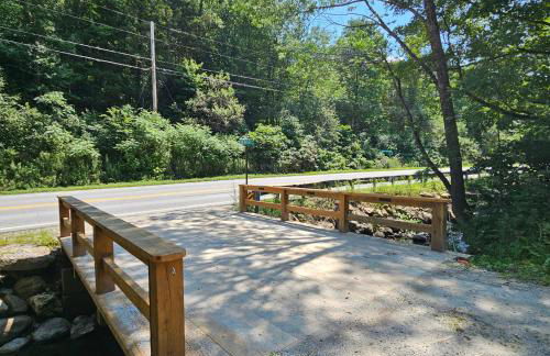 Experience the charm of Peak Hill Home, a cozy 3-BR retreat close to Ski Resort - Foto 34