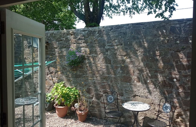 Cozy Courtyard Apt, Explore & Relax, Free Parking - Foto 22