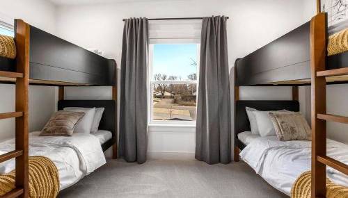 Ozark Oasis Walk to DT Bentonville - Foto 5