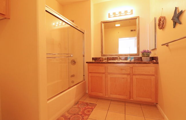 LAs Premier Apartments - Photo 72