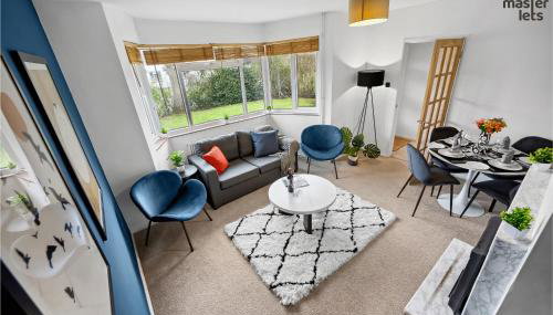 2 Bedroom Bungalow with Parking that Sleeps 6 - Foto 3, furniture, storage