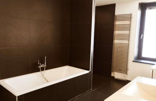 Very Chic Townhouse with Pool and Garage - Foto 12